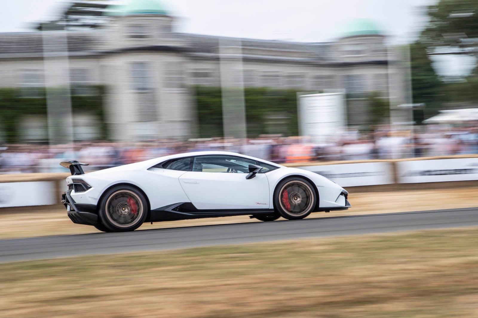 古德伍德速度節(jié)——Lamborghini Urus極速傳說！-鋒巢網(wǎng)