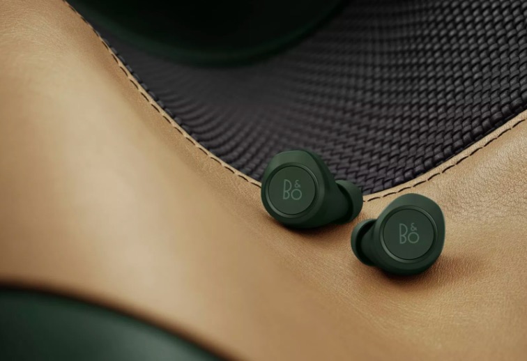 B&O為Beoplay E8無(wú)線耳機(jī)推「賽車綠」限量耳機(jī)-鋒巢網(wǎng)