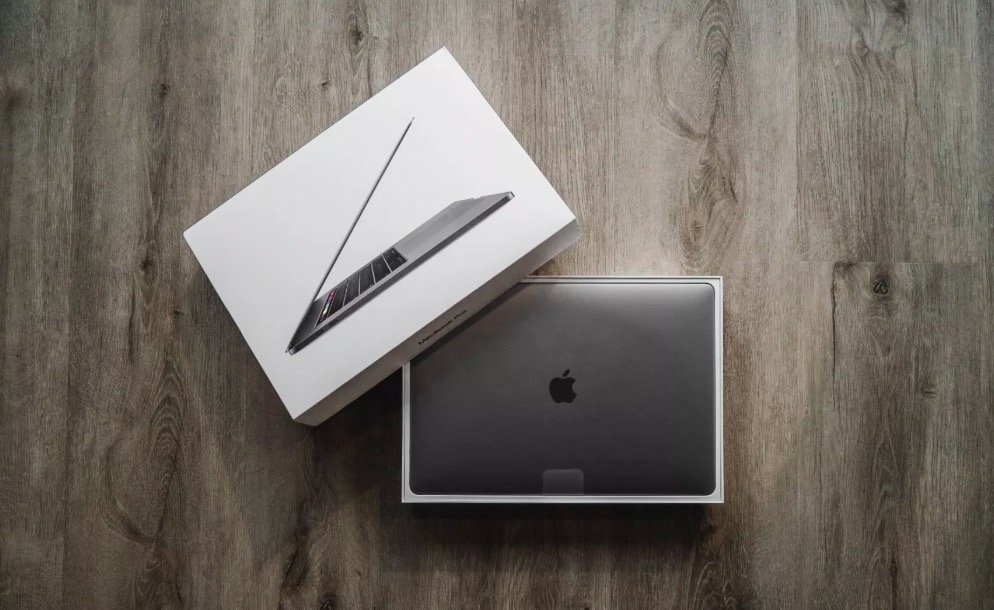 蘋果2018 新版別 MacBook Pro 開箱圖賞-鋒巢網(wǎng)