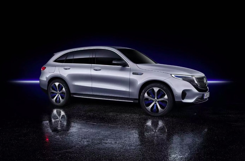 奔馳首款SUV電動汽車 EQC 問世-鋒巢網(wǎng)
