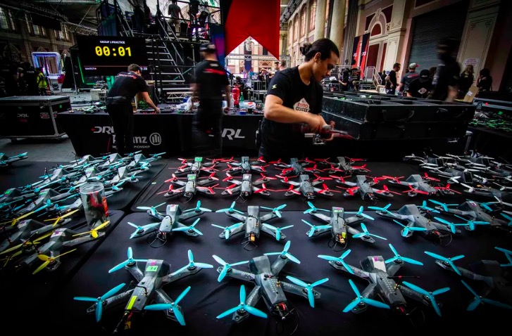 人工智能無人機飛行員 將在比賽中挑戰(zhàn)人類-鋒巢網(wǎng)