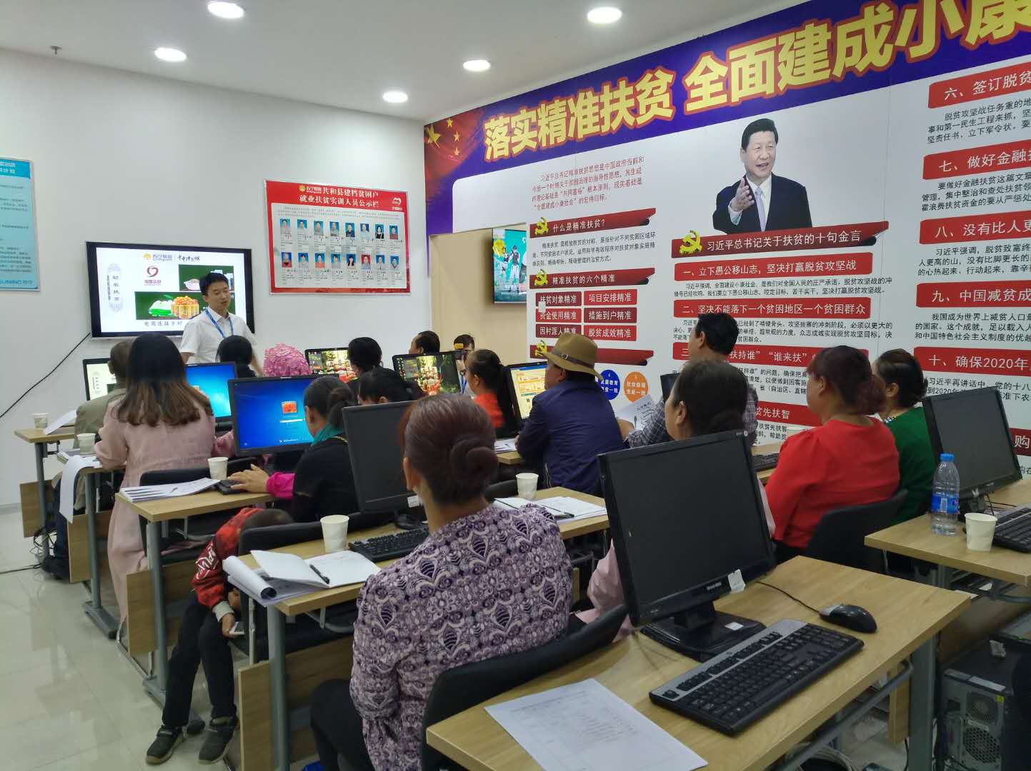 聚焦鄉(xiāng)村振興、聚力精準(zhǔn)扶貧：蘇寧“一二三四五”戰(zhàn)略構(gòu)建鄉(xiāng)村振興新模式-鋒巢網(wǎng)