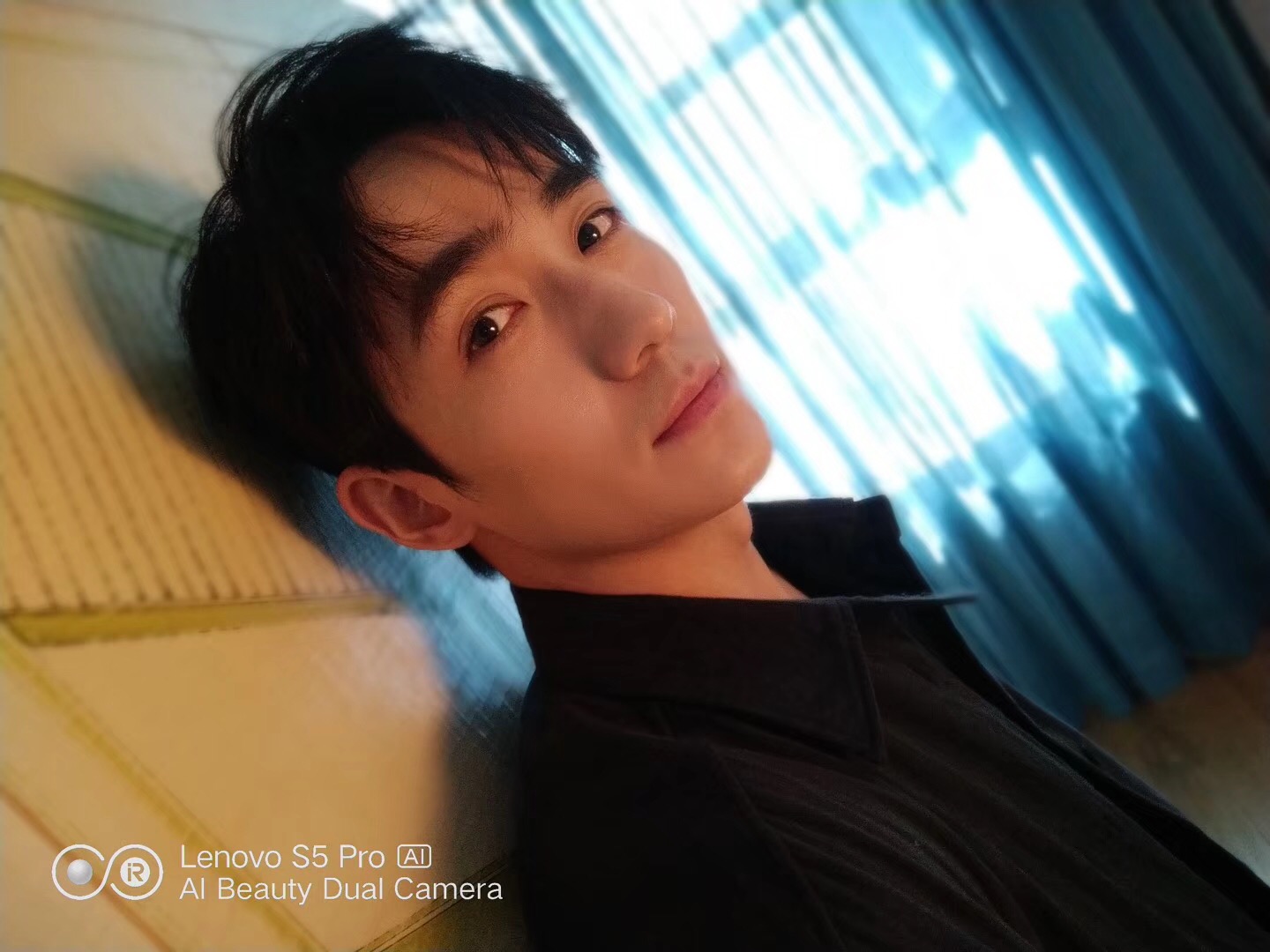 朱一龍與聯(lián)想S5 Pro氣質(zhì)相投-鋒巢網(wǎng)