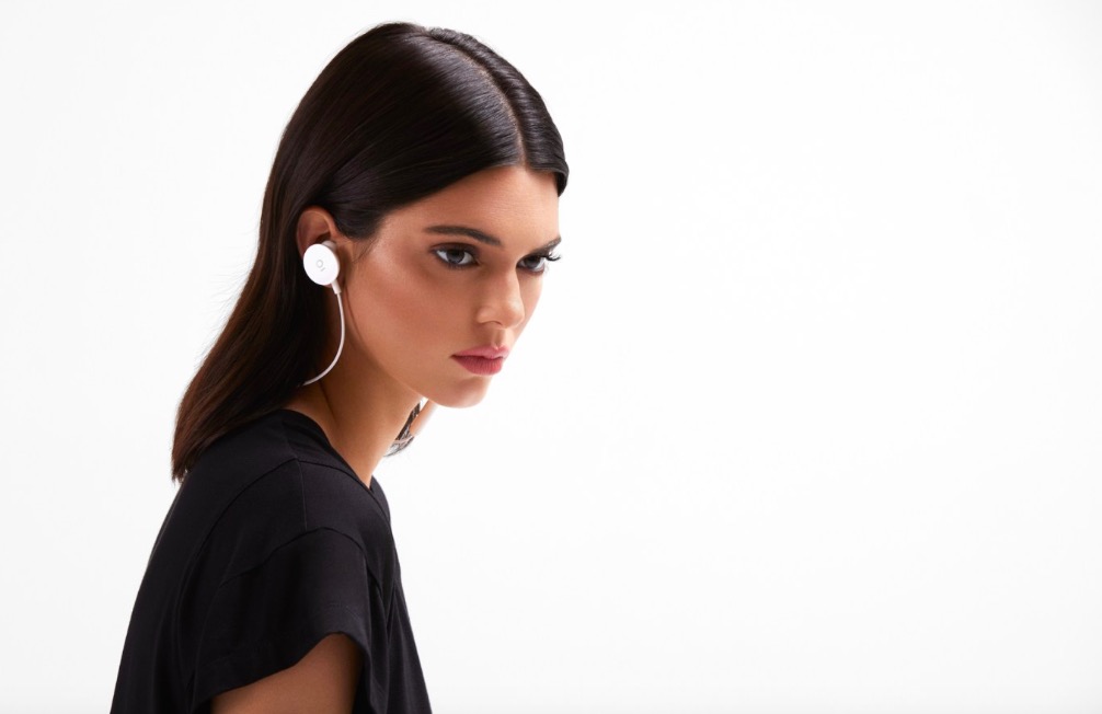 i.am+ 推全新 Ceramic Buttons 2.5 無(wú)線藍(lán)牙耳機(jī)-鋒巢網(wǎng)