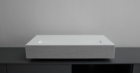 LG的第二代4K激光投影儀就在離你家墻壁兩英寸遠(yuǎn)的地方工作-鋒巢網(wǎng)