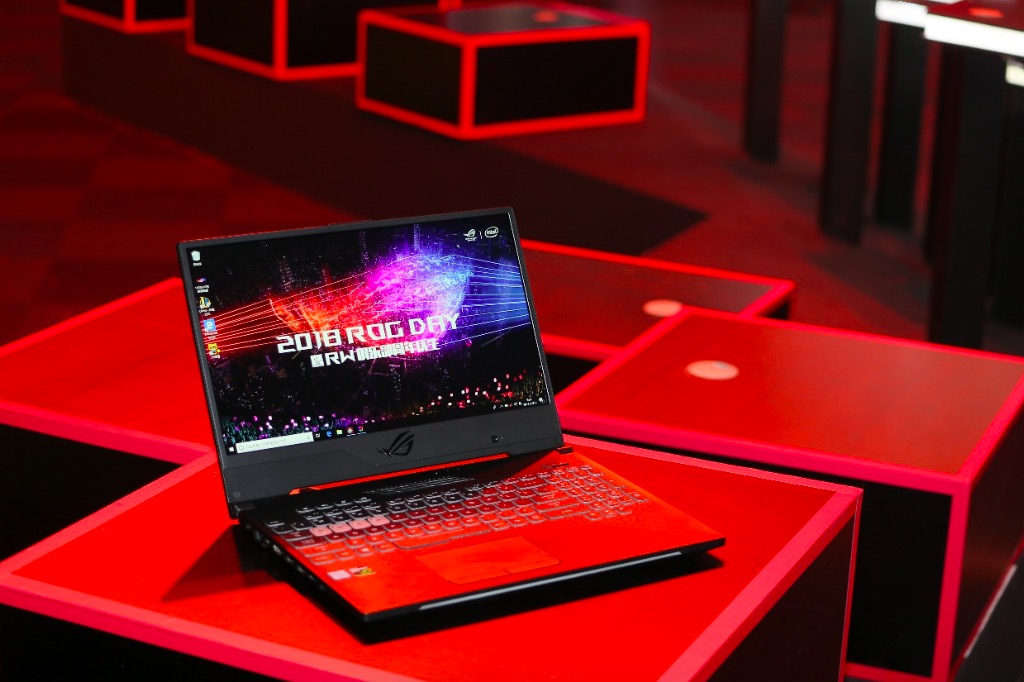 燃爆信仰之夜 2018 ROG DAY暨RW俱樂(lè)部周年慶生會(huì)-鋒巢網(wǎng)