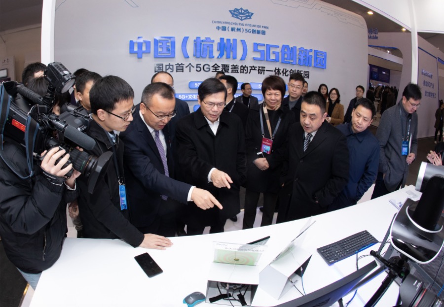 vivo出席杭州5G創(chuàng)新應(yīng)用高峰論壇：5G+AI定義智慧手機(jī)-鋒巢網(wǎng)