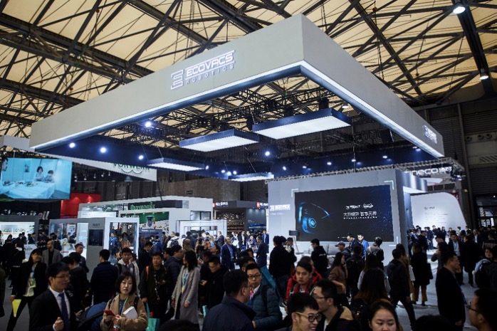 科沃斯機(jī)器人重新定義家用服務(wù)機(jī)器人——人工智能與機(jī)器人完美結(jié)合 DG70讓用戶(hù)智享無(wú)界生活-鋒巢網(wǎng)