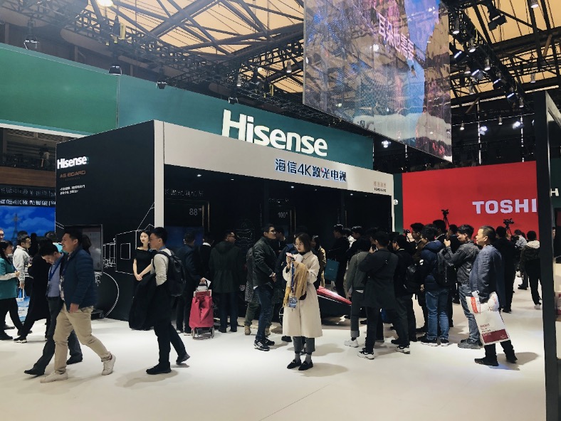 海信激光電視全陣容亮相AWE，觀眾驚呼過(guò)癮！-鋒巢網(wǎng)