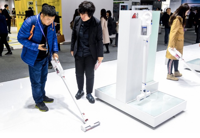 小狗電器發(fā)布新品臥吸S9  AWE演繹碾壓級(jí)最強(qiáng)吸力-鋒巢網(wǎng)