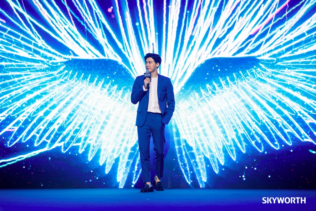 李易峰霸屏創(chuàng)維春季發(fā)布會 發(fā)布Q80系列電視新品-鋒巢網(wǎng)