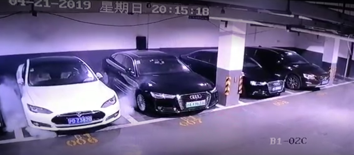 為什么特斯拉自燃是常態(tài)？-鋒巢網(wǎng)