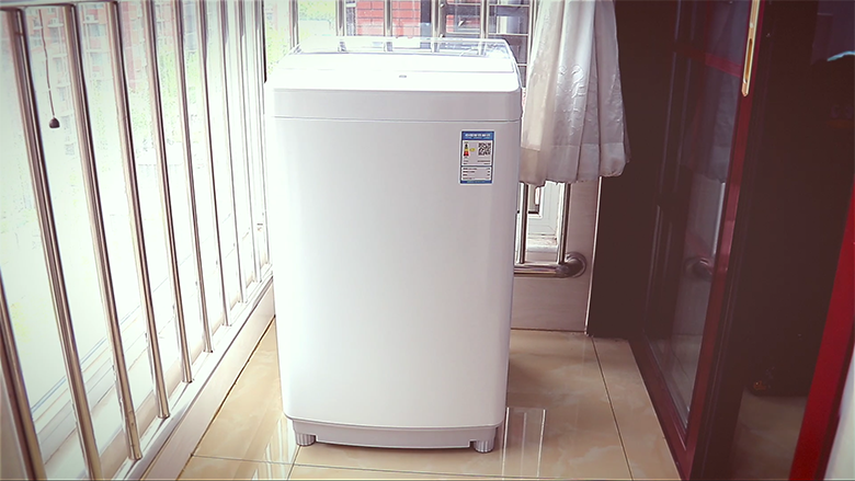 一次洗凈全家衣物 Redmi全自動(dòng)波輪洗衣機(jī)-鋒巢網(wǎng)