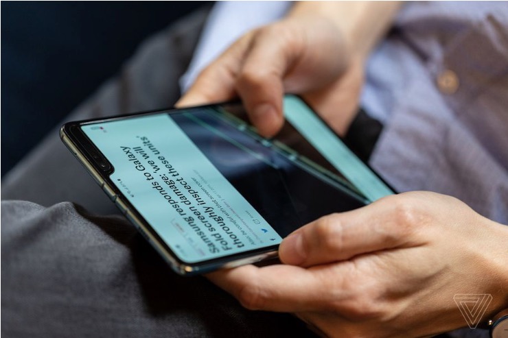 三星首席執(zhí)行長說，他在Galaxy Fold還沒準備好之前就推出了這款手機-鋒巢網(wǎng)