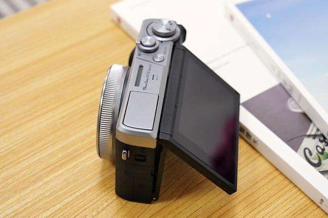 【鋒巢網(wǎng)】佳能高像素版EOS R相機，8000萬像素不是夢！-鋒巢網(wǎng)