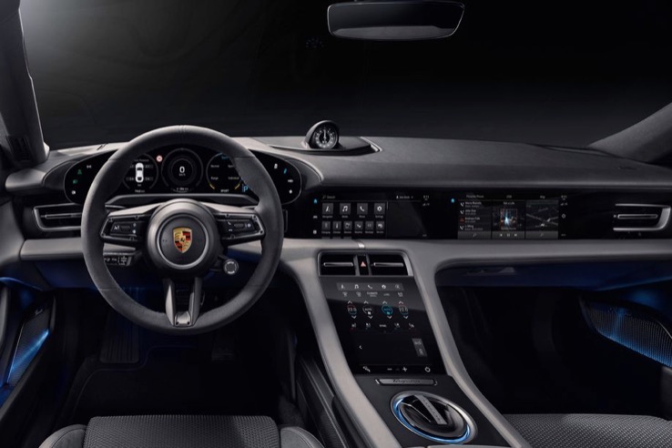 保時(shí)捷在9月4日前展示了其首款電動(dòng)車的內(nèi)飾-鋒巢網(wǎng)