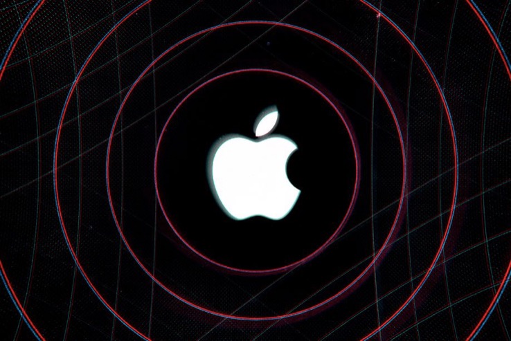 蘋果公司的貨架上擺放的科技產(chǎn)品，就像一部文本對(duì)講機(jī)-鋒巢網(wǎng)