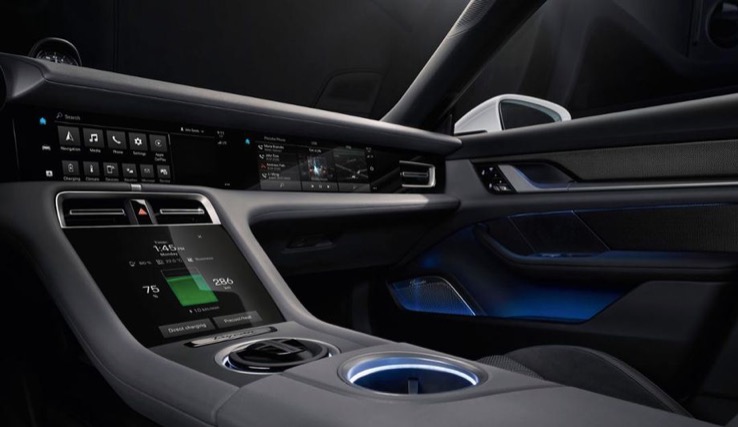 保時(shí)捷在9月4日前展示了其首款電動(dòng)車的內(nèi)飾-鋒巢網(wǎng)