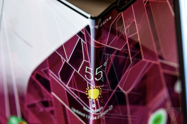 三星明年將推出更便宜、更薄、可折疊的“方形”手機(jī)-鋒巢網(wǎng)