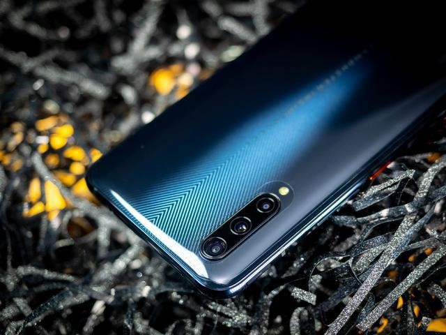 中國聯(lián)通推5G 套餐、手機(jī)雙優(yōu)惠-鋒巢網(wǎng)