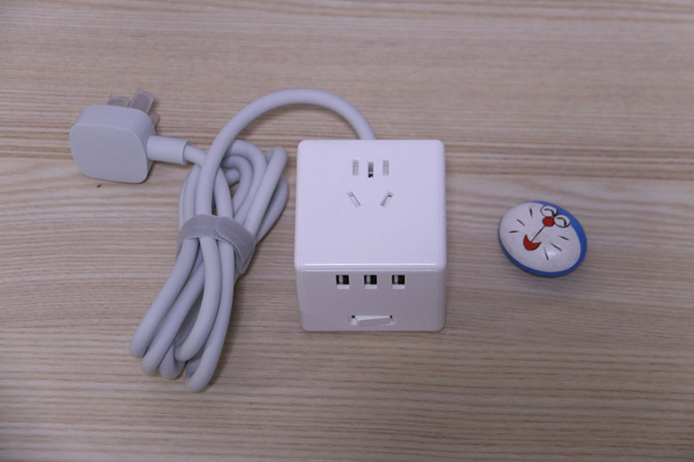 出差旅行神器 米家魔方轉(zhuǎn)換器一個(gè)就夠了！-鋒巢網(wǎng)