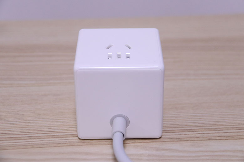 出差旅行神器 米家魔方轉(zhuǎn)換器一個(gè)就夠了！-鋒巢網(wǎng)