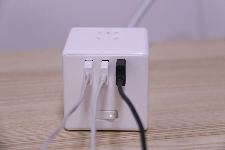 出差旅行神器 米家魔方轉(zhuǎn)換器一個(gè)就夠了！-鋒巢網(wǎng)