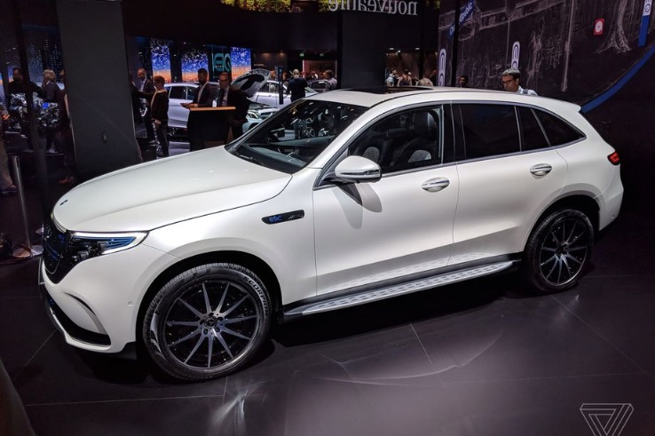 奔馳的電動SUV起價為67,900美元-鋒巢網(wǎng)