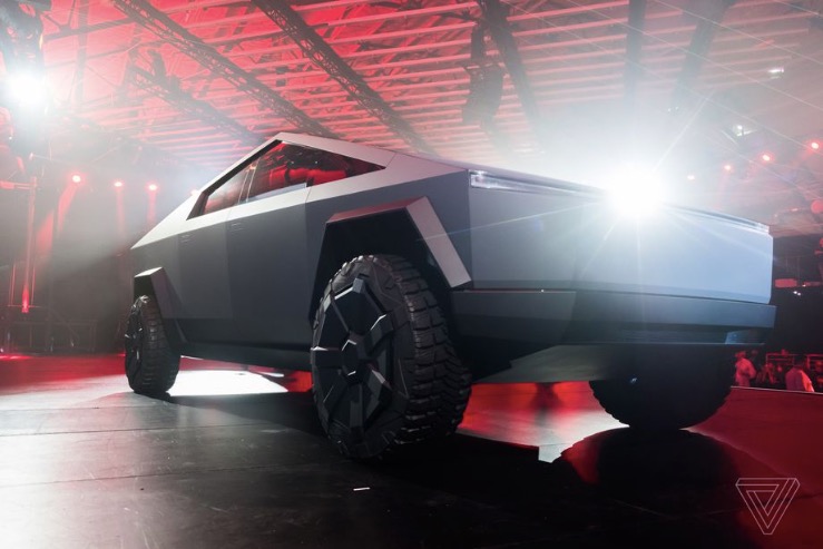 特斯拉已經(jīng)收到了14.6萬份引起爭議的賽博卡車訂單-鋒巢網(wǎng)