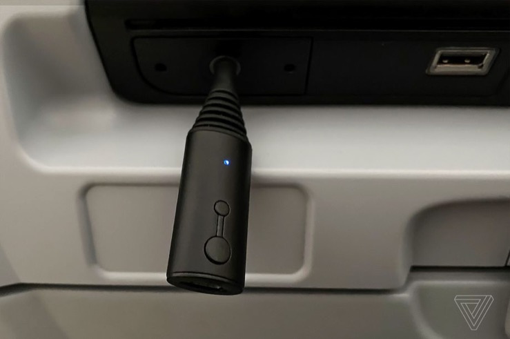 如何使用你的AirPods與飛行中的娛樂系統(tǒng)-鋒巢網(wǎng)