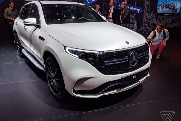 梅賽德斯-奔馳推遲在美國推出其首款面向大眾市場的電動(dòng)汽車-鋒巢網(wǎng)