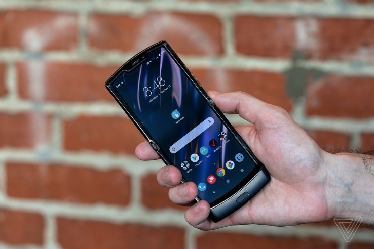 摩托羅拉由于高需求而略微推遲了Razr的預(yù)定和發(fā)布時(shí)間-鋒巢網(wǎng)