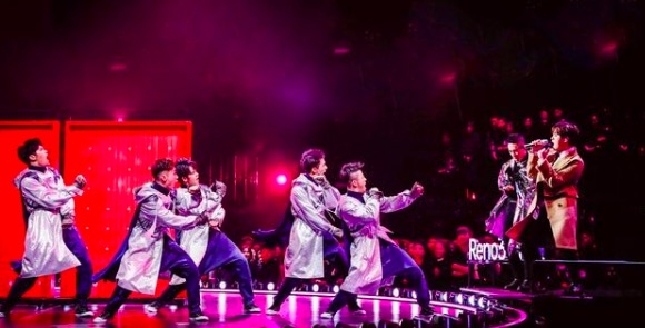 《舞蹈風(fēng)暴》音樂與舞蹈完美結(jié)合 創(chuàng)維S81音畫質(zhì)成焦點-鋒巢網(wǎng)