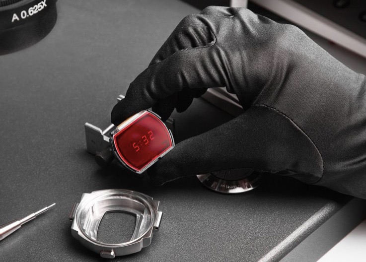 漢密爾頓將帶著原始的數(shù)字手表和OLED轉(zhuǎn)盤回來-鋒巢網(wǎng)