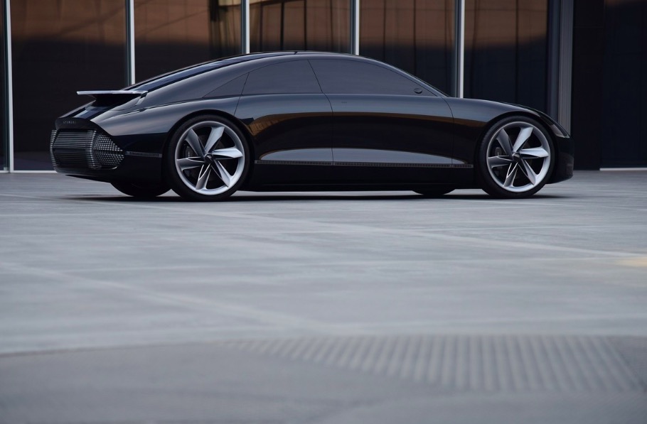 用搖桿駕駛！現(xiàn)代全新電動概念車不用方向盤-鋒巢網(wǎng)