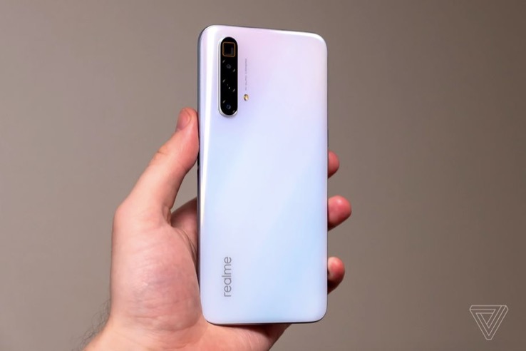 Realme公布?xì)W洲旗艦499歐元與潛望鏡變焦和120Hz屏幕-鋒巢網(wǎng)