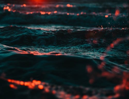 閱文風(fēng)波落幕：網(wǎng)絡(luò)文學(xué)應(yīng)該獨(dú)立存在還是服務(wù)于更大戰(zhàn)略？-鋒巢網(wǎng)