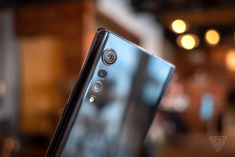 LG時尚的中檔天鵝絨手機將于7月22日在美國發(fā)布-鋒巢網(wǎng)