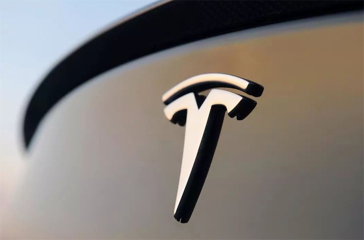 特斯拉認(rèn)定拼多多團(tuán)購(gòu)構(gòu)成轉(zhuǎn)賣(mài) 律師：車主應(yīng)向商家索賠-鋒巢網(wǎng)