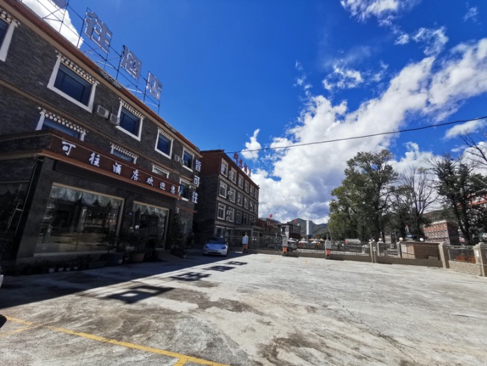 特斯拉打通成都-拉薩充電路線-鋒巢網(wǎng)