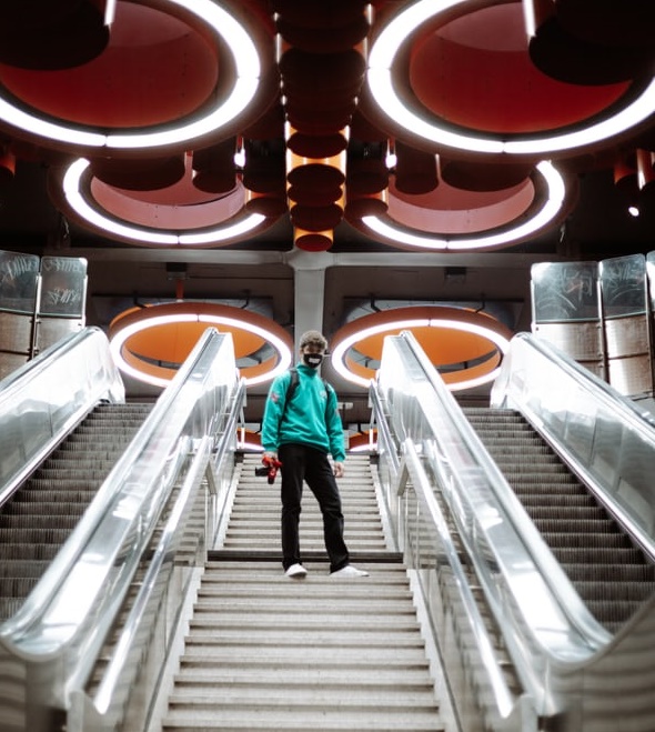 在抖音生產(chǎn)主播-鋒巢網(wǎng)