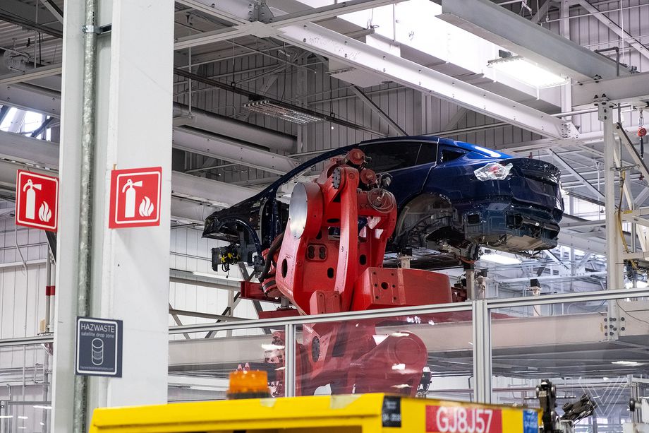 埃隆·馬斯克表示，不要在生產(chǎn)旺季購買特斯拉-鋒巢網(wǎng)