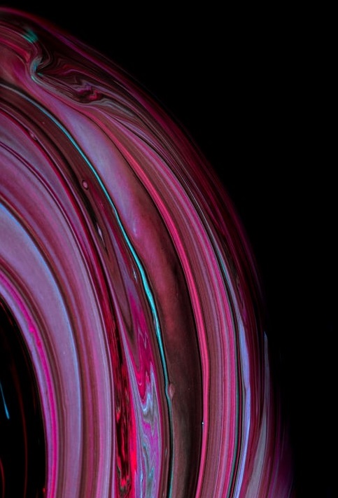 全面屏VS折疊屏 ，哪個(gè)會(huì)先來(lái)？-鋒巢網(wǎng)