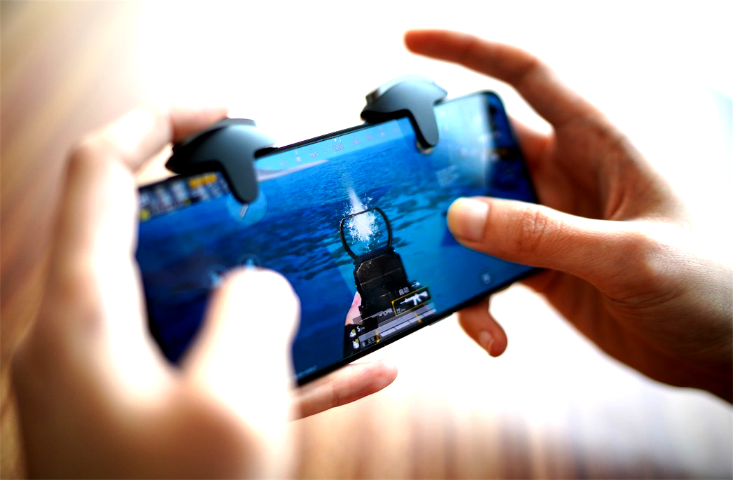 一加9R體驗(yàn)：獨(dú)創(chuàng)手游肩鍵，讓你停不下來的游戲沉浸感-鋒巢網(wǎng)