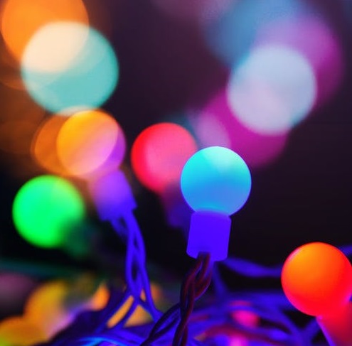 選秀「斷奶」，偶像「團滅」-鋒巢網(wǎng)