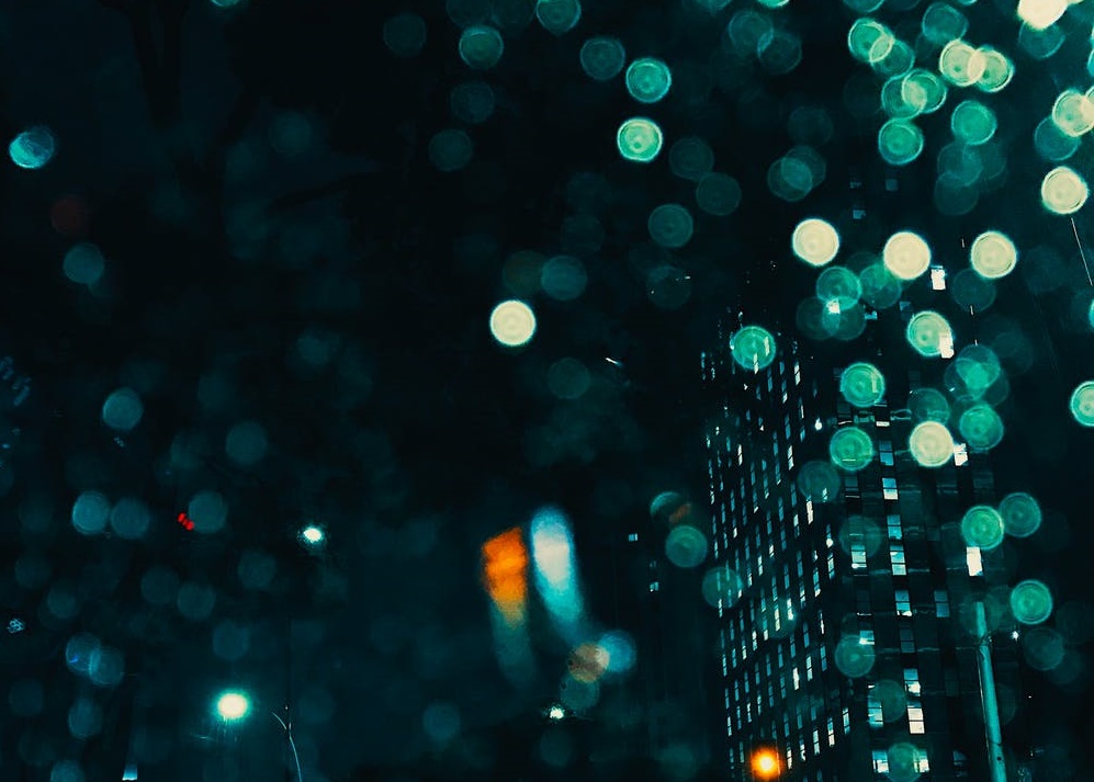 “最窮”五一檔，擠到?jīng)]贏家-鋒巢網(wǎng)