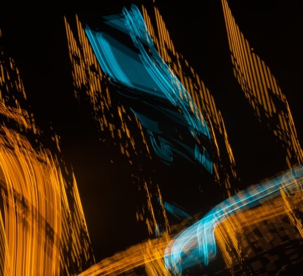 互聯(lián)網(wǎng)在上,企業(yè)家在下-鋒巢網(wǎng)