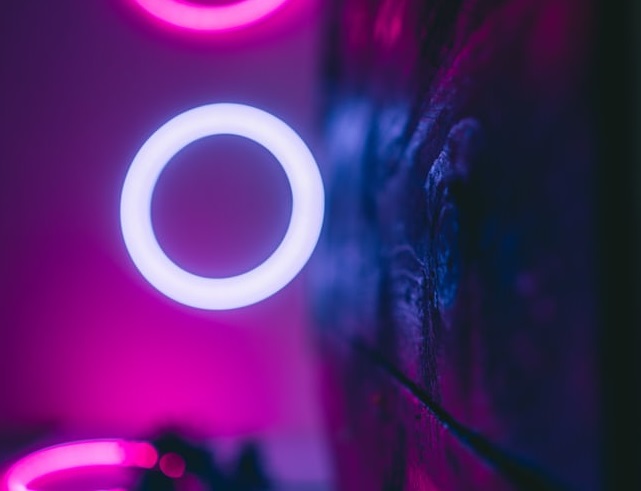 巨頭收割老年人-鋒巢網(wǎng)