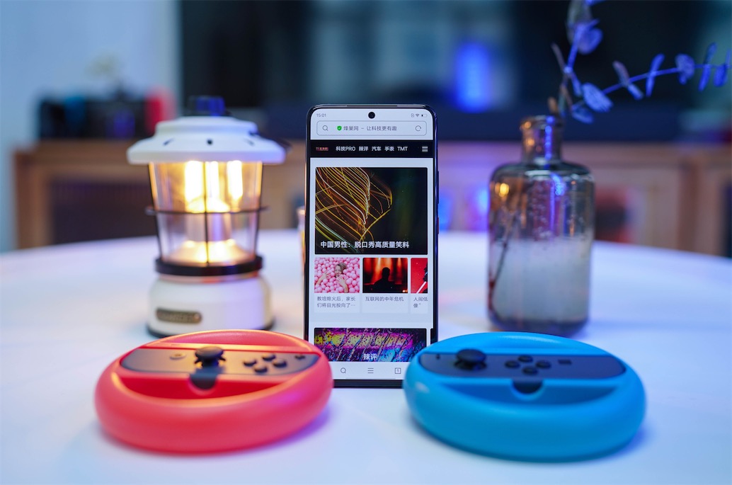 iQOO 8實測上手體驗：王者歸來，從不高調(diào)-鋒巢網(wǎng)