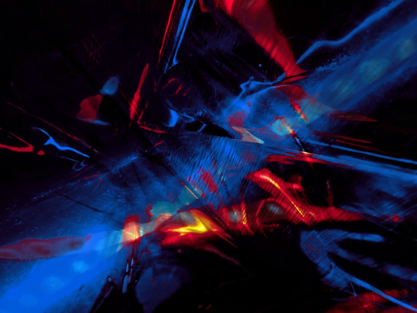 特斯拉粉VS蔚來(lái)粉：他們買(mǎi)的不是車(chē)，是信仰-鋒巢網(wǎng)